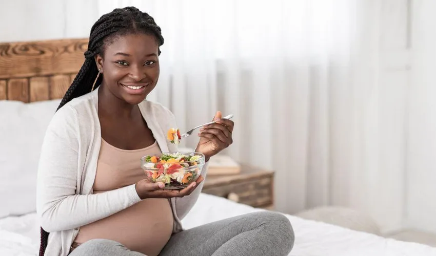 ¿Puede comer una mujer embarazada pera?