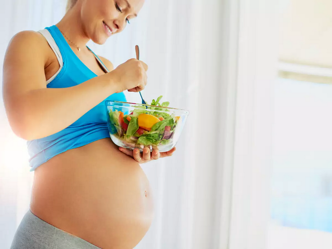 ¿Puede comer una mujer embarazada coppa?