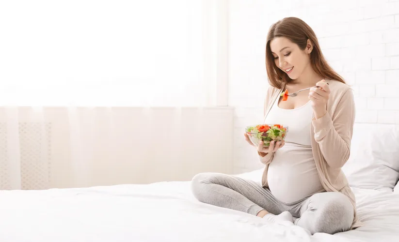¿Puede comer una mujer embarazada aceite de coco virgen?