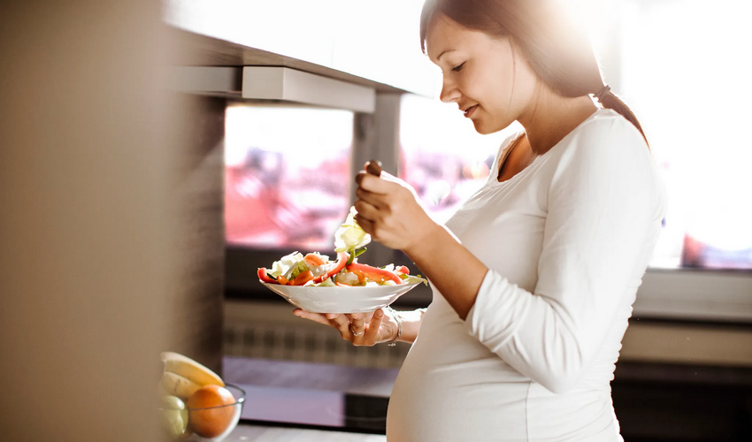 ¿Puede comer una mujer embarazada melón?