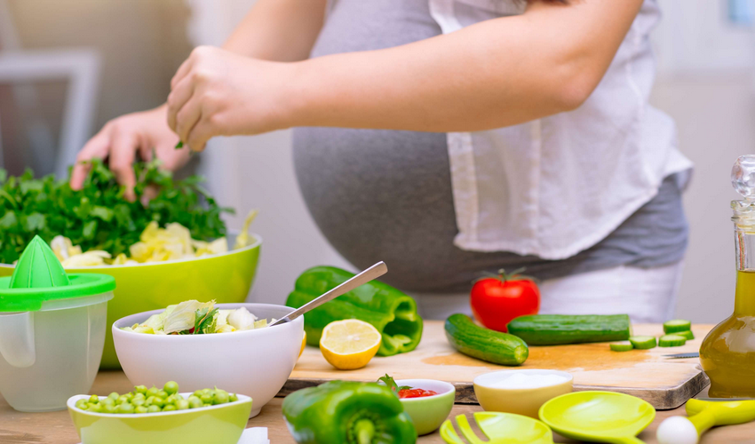 ¿Puede comer una mujer embarazada róbalo negro?