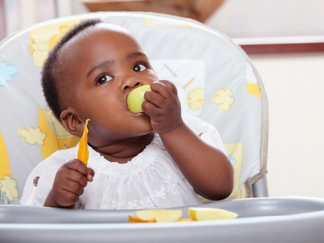 ¿A partir de cuantos meses puede un bebe comer garbanzos ciegos?