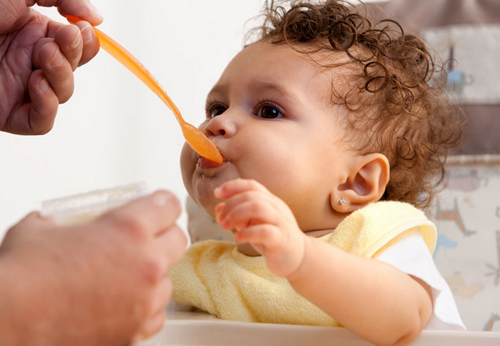 ¿A partir de cuantos meses puede un bebe comer endibia?