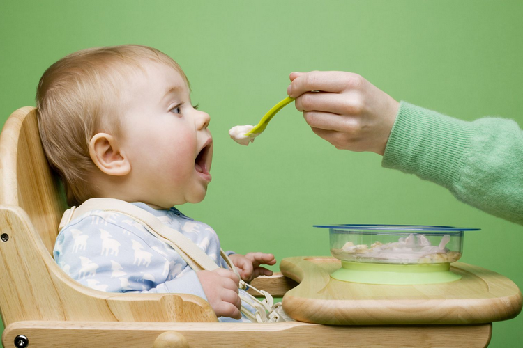 ¿A partir de cuantos meses puede un bebe comer jamón serrano?