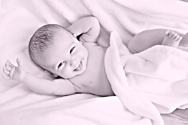 Por qu&eacute; un bebe de 6 meses vomita mucho