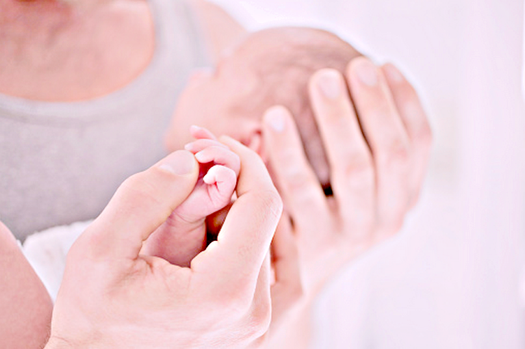 Como darle agua a un bebé de 6 meses