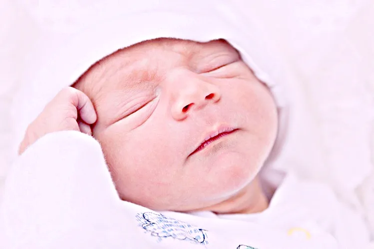 Por qué mi bebe grita dormido